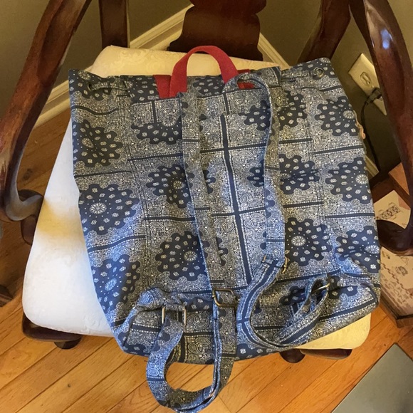 Cotton fabric bandanna paisley backpack with burgundy trim, front pockets - Picture 2 of 12